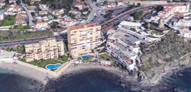 Front line beach duplex penthouse apartment for sale in Torremuelle, Benalmadena